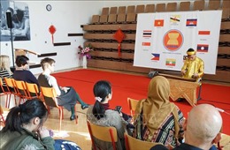 Du học sinh của các nước ASEAN quảng bá văn hóa châu Á tại Séc 