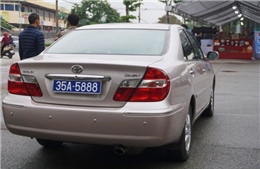 Vụ xe ô tô công đeo 2 biển số tại Ninh Bình: Đề nghị thu hồi một biển kiểm soát 