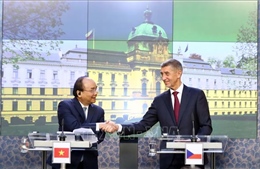 Thủ tướng Nguyễn Xuân Phúc và Thủ tướng CH Séc đồng chủ trì họp báo