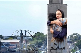 Hình Thủ tướng New Zealand an ủi nạn nhân ở Christchurch sẽ được vẽ khổ lớn tại Australia 