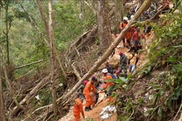 Sập mỏ vàng do mưa lớn: 5 người thiệt mạng, 15 người bị chôn vùi