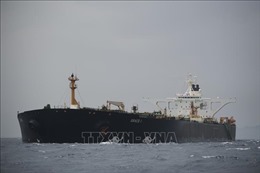 Tòa án Gibraltar gia hạn lệnh tạm giữ tàu chở dầu Iran 