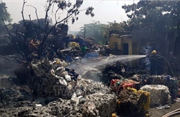 Cháy lớn tại xưởng sơ chế rác thải nhựa ở Thái Bình