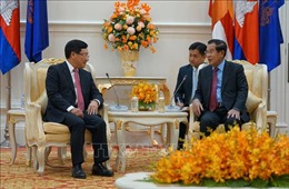 Phó Thủ tướng, Bộ trưởng Ngoại giao Phạm Bình Minh chào xã giao Thủ tướng Campuchia