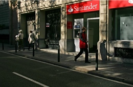 Ngân hàng Santander dự tính giảm 1,5 tỷ euro giá trị tài sản tại Anh