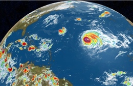 Cơn bão mạnh nhất từ trước tới nay hình thành ở trung tâm Đại Tây Dương
