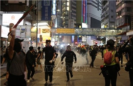 Bạo lực vẫn tiếp diễn ở Hong Kong (Trung Quốc)