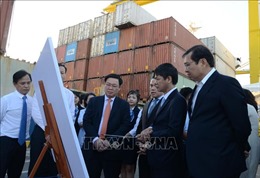Phó Thủ tướng Vương Đình Huệ thăm và làm việc tại Cảng Đà Nẵng