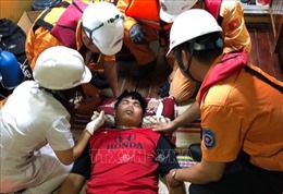 Cứu nạn thuyền viên Thái Lan bị hôn mê trên biển