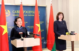 Chủ tịch Quốc hội Nguyễn Thị Kim Ngân và Chủ tịch Thượng viện Cộng hòa Belarus gặp gỡ báo chí