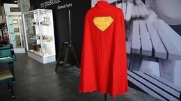 Áo choàng của Superman có giá gần 200.000 USD