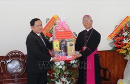 Chủ tịch Ủy ban Trung ương MTTQ Việt Nam thăm, chúc mừng Tòa Giám mục Giáo phận Quy Nhơn
