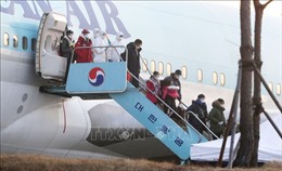 Cách ly 40 hành khách trên chuyến bay từ Hàn Quốc tới Trung Quốc