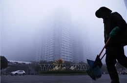 Phố phường Hà Nội lại chìm trong sương mù
