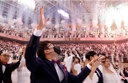Ấn tượng đám cưới tập thể tại Hàn Quốc thời &#39;bão&#39; nCoV