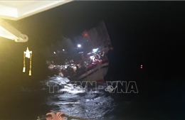 Cứu nạn tàu cá và thuyền viên ở cửa biển Cửa Việt 