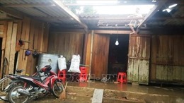 Nhiều nhà dân ở Hương Khê bị tốc mái do lốc xoáy