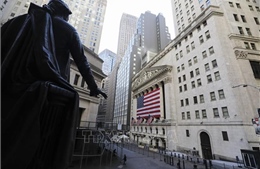 Sàn giao dịch chứng khoán New York mở cửa trở lại sau 2 tháng đóng cửa 