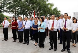 Lãnh đạo tỉnh Bắc Ninh dâng hương tưởng niệm đồng chí Hoàng Quốc Việt