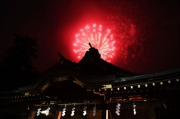 Pháo hoa thắp sáng bầu trời Nhật Bản để cổ vũ tinh thần chống dịch COVID-19
