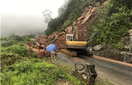 Mưa lũ gây sạt lở đất tại nhiều tuyến đường giao thông ở Lai Châu