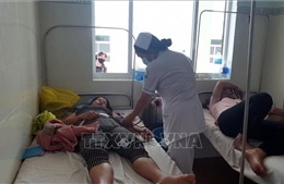 Gần 90 người nhập viện sau khi ăn cưới ở Lâm Đồng