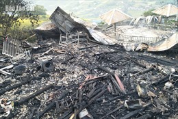 Cháy lớn trong đêm thiêu rụi 3 căn nhà, 1 người bị mất tích