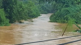 Bình Phước: Nước lũ lên cao, di chuyển 53 hộ dân ở TP Đồng Xoài đến nơi an toàn