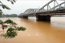 Lũ trên các sông tại Hà Tĩnh, Quảng Bình, Thừa - Thiên Huế đang xuống, nguy cơ sạt lở đất vẫn cao 