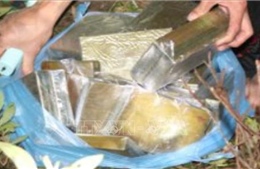 Nghệ An: Truy bắt nhóm đối tượng bỏ lại 30 bánh heroin bỏ trốn
