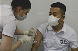 Người Việt tại Nga tiêm vaccine ngừa COVID-19 lần thứ hai