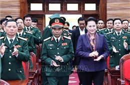 Chủ tịch Quốc hội Nguyễn Thị Kim Ngân làm việc tại Quân khu 4