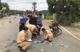 Hai xe máy đấu đầu làm một người chết, hai người bị thương