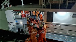 Cứu nạn thành công hai thuyền viên bị tai nạn lao động, bất tỉnh trên biển