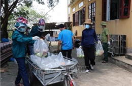 Thành phố Bắc Ninh, huyện Thuận Thành giao phiếu đi chợ cho các gia đình