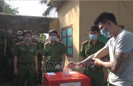 Không khí náo nức tại những điểm bầu cử đặc biệt ở Thanh Hóa