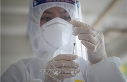 Chủ động tiếp cận mọi nguồn vaccine phòng COVID-19  