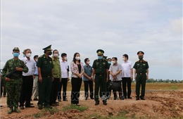 Phó Chủ tịch nước động viên lực lượng phòng, chống dịch trên tuyến biên giới An Giang