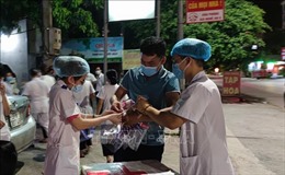 Xuyên đêm lấy mẫu xét nghiệm 6.000 trường hợp F1 ở Diễn Châu, Nghệ An