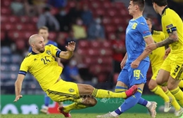 EURO 2020: Thẻ đỏ nghiệt ngã, Thụy Điển thất bại cay đắng phút bù giờ