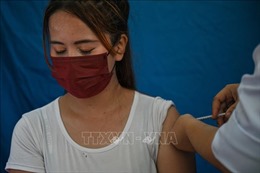 Malaysia tập trung tiêm chủng đầy đủ cho toàn dân trước khi tiêm mũi vaccine tăng cường