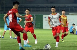 Đội tuyển Việt Nam tập buổi đầu tiên ở Sharjah