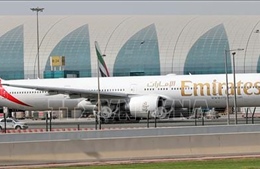 Hãng hàng không Emirates cảnh báo biến thể Omicron gây &#39;cú sốc lớn&#39; 