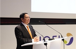 Thủ tướng Phạm Minh Chính thăm Công ty Dược phẩm Sanofi