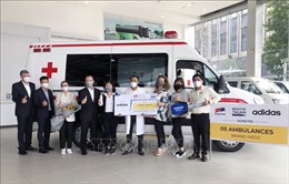 Quỹ &#39;Hồi sinh nhịp thở Việt Nam&#39; trao tặng xe cứu thương cho các cơ sở y tế