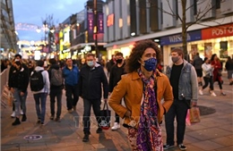 Anh không áp dụng thêm các hạn chế phòng dịch trước Giáng sinh