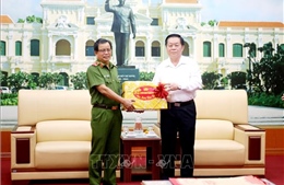 Trưởng Ban Tuyên giáo Trung ương thăm, chúc Tết tại TP Hồ Chí Minh