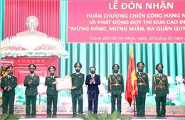 Bộ Tư lệnh TP Hồ Chí Minh đón nhận Huân chương Chiến công hạng Nhất