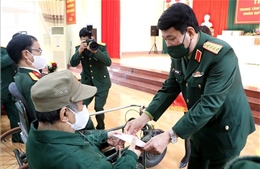 Đại tướng Lương Cường thăm và chúc Tết tại Phú Thọ