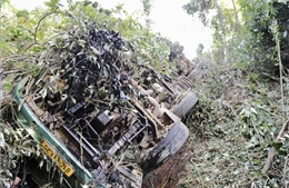 Hiện trường vụ xe lao xuống vực khiến 9 người thương vong tại Gia Lai